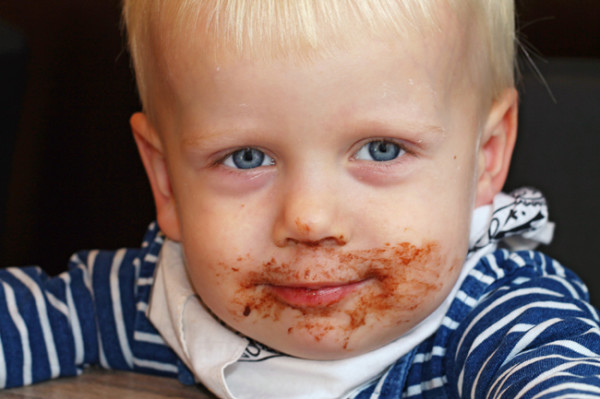 Tandläkartid för pojke med chokladmun